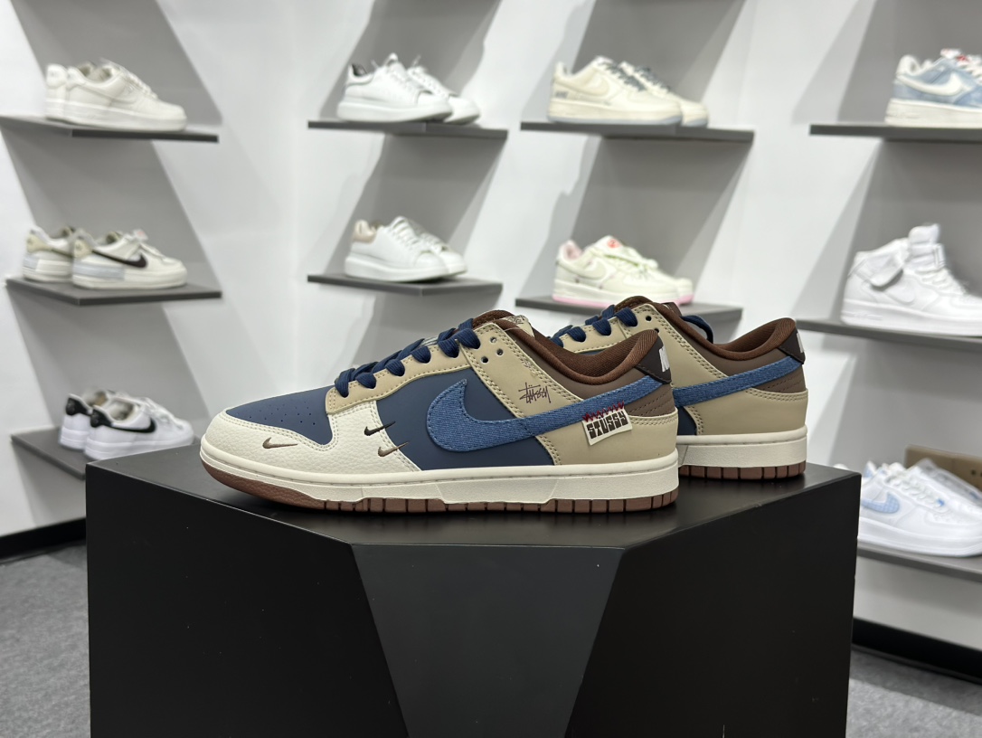 200 Nike SB Dunk Low 斯图西联名 周年高端定制 低帮休闲板鞋 XD1588-209