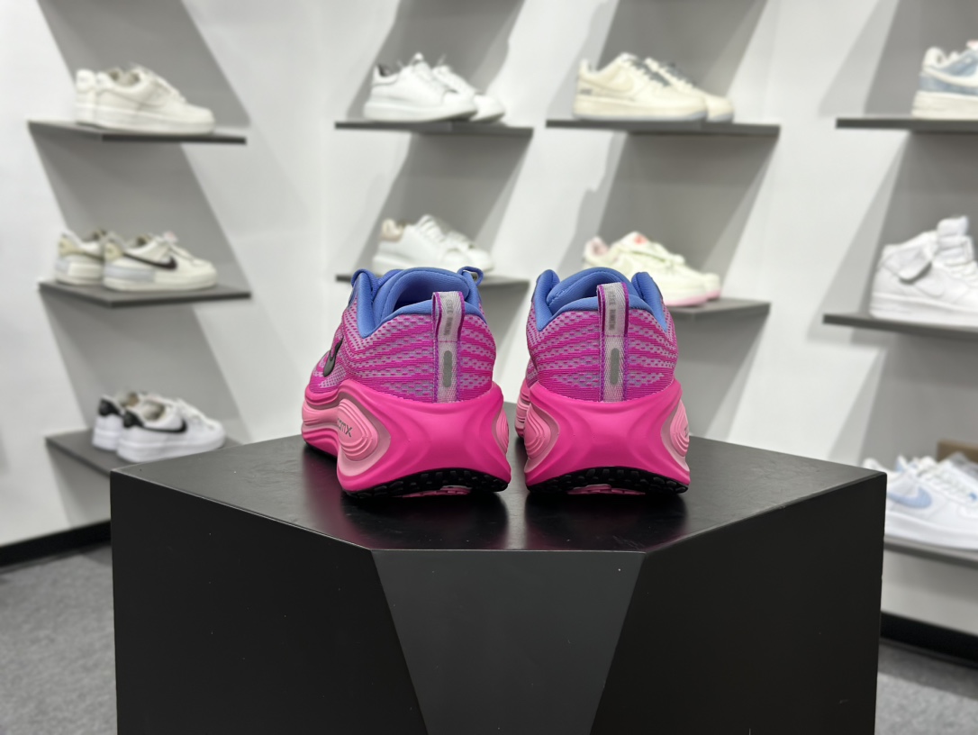 180 Nike Air Zoom Vomero Plus 耐克网面厚底气垫跑鞋 HV8154-400