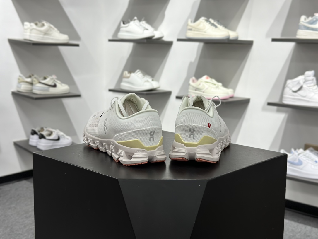 180 CloudvistaX4 全新综合体能训练运动鞋 Cloud X 舒适乐趣跑 3WE3007