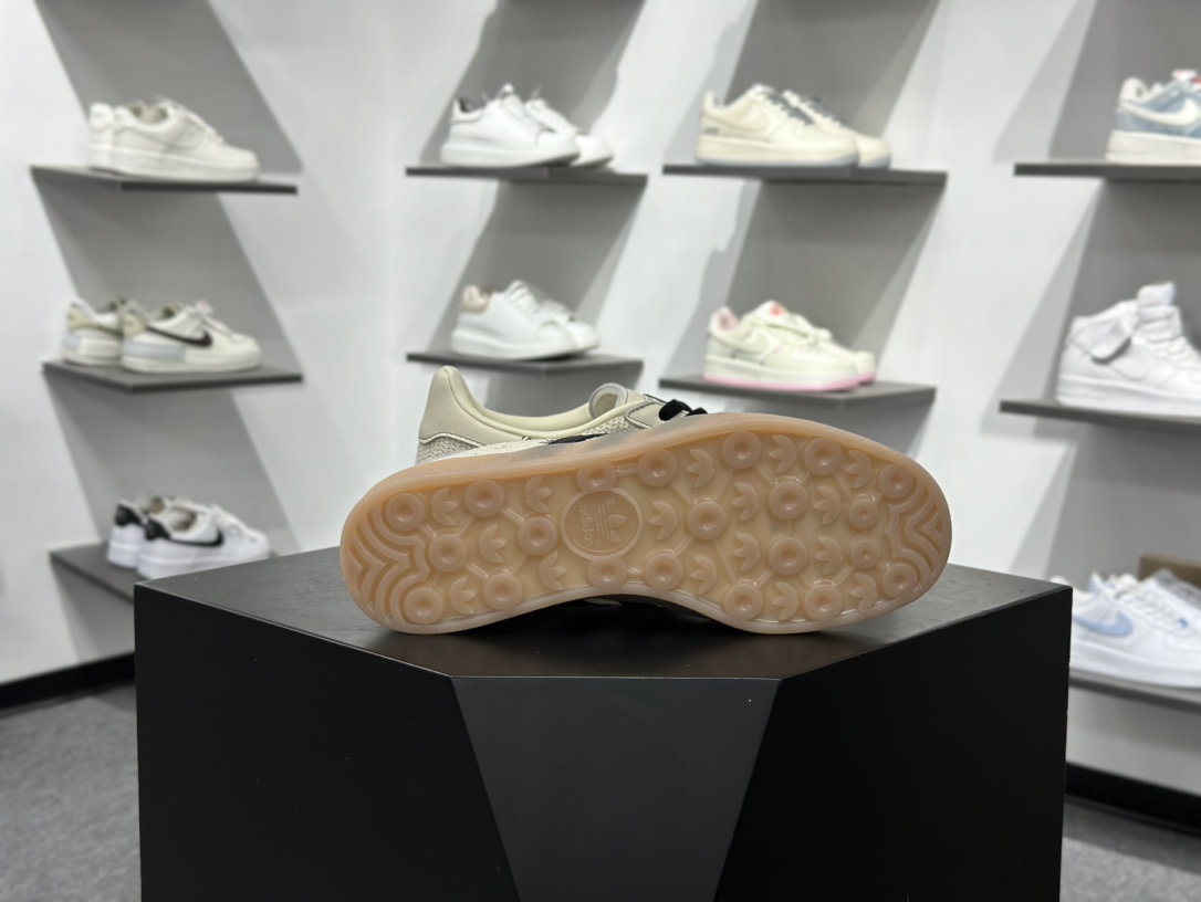 Adidas originals Gazelle Indoor 复古单品 JQ7083-莆田鞋,莆田鞋货源,高仿鞋,高仿鞋货源,安福档口,莆田高仿鞋,莆田鞋批发,高仿鞋批发,莆田高仿运动鞋,高仿运动鞋,莆田运动鞋 Adidas originals Gazelle Indoor 复古单品 JQ7083