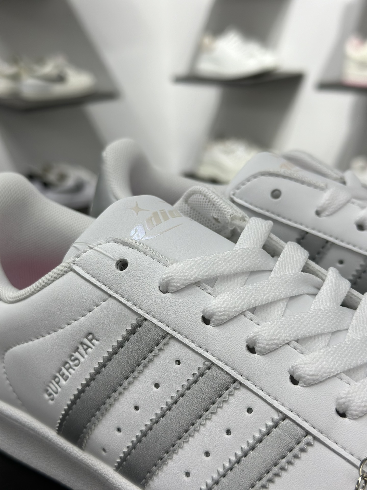 140 阿迪达斯/三叶草Adidas Originals Super II 白银 经典贝壳头 古着系列低帮百搭休闲运动板鞋 JQ8777