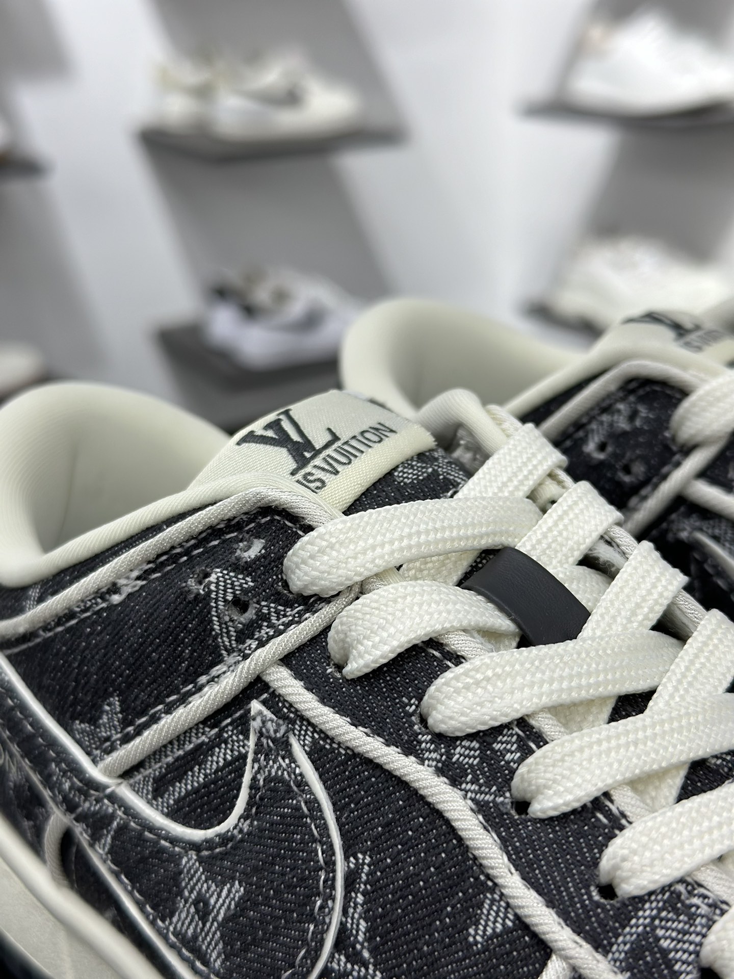 280 Nike SB Dunk Low x Louis Vuitton LV联名-黑牛仔 SC0601-470
