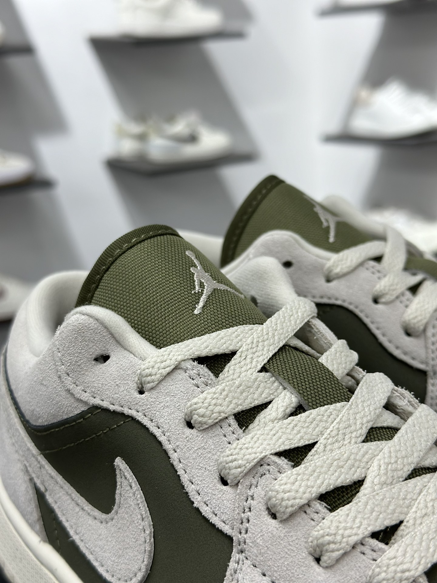 220 Air Jordan AJ1 Low 低帮 麂皮灰绿 HV4089-201