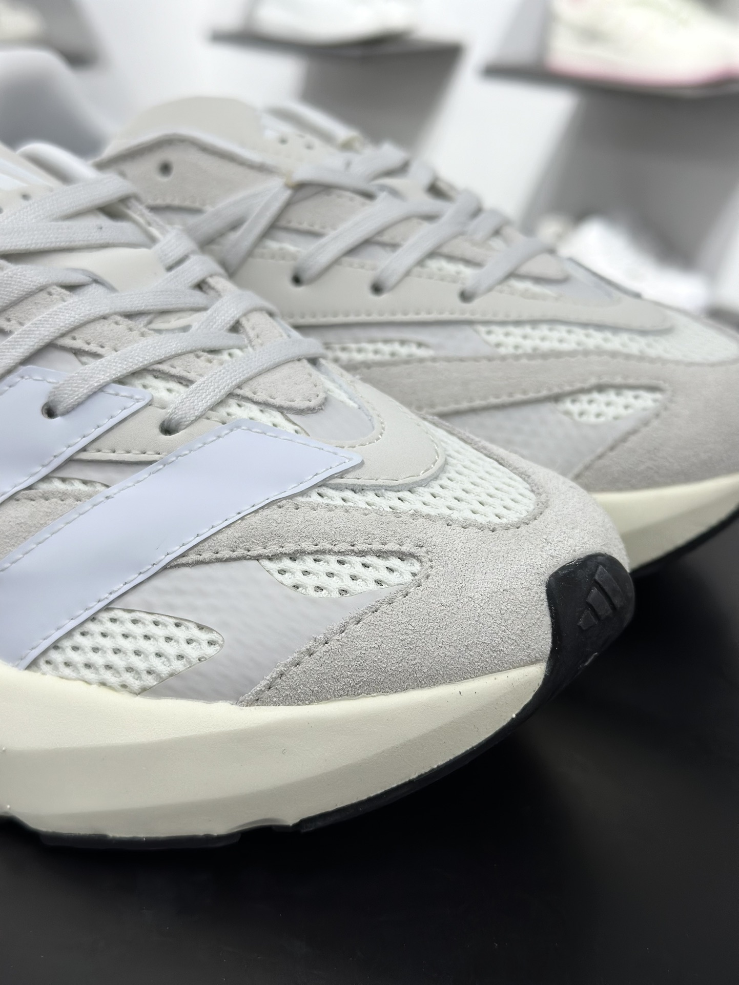 200 Ad LIGHTBLAZE 紫黑 耐磨减震专业跑步鞋 JH6942