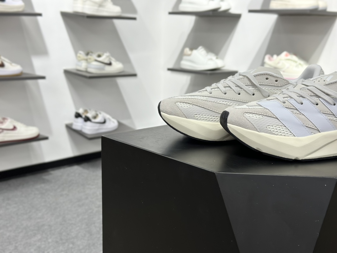 200 Ad LIGHTBLAZE 紫黑 耐磨减震专业跑步鞋 JH6942