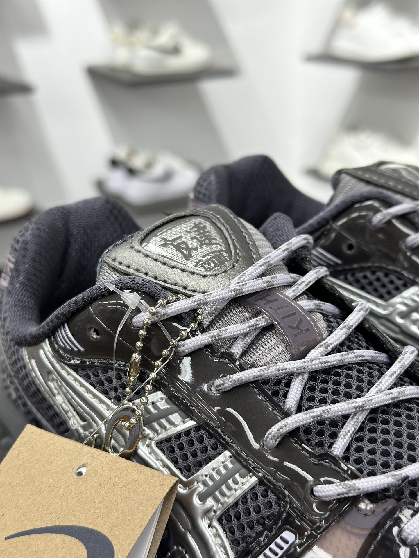 200 kith x Asics Gel-Kayano 12.1 黑银 联名亚瑟士百搭休闲运动慢跑鞋 1203A930-020