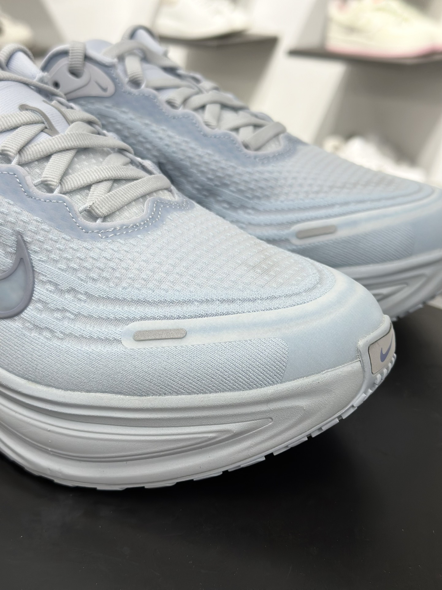 180 Nike VOMERO PLUS run轻盈跑鞋 顶级版本 Nike VOMERO 18 舒适百搭防滑耐磨 低帮 休闲跑步鞋 HV8150-004