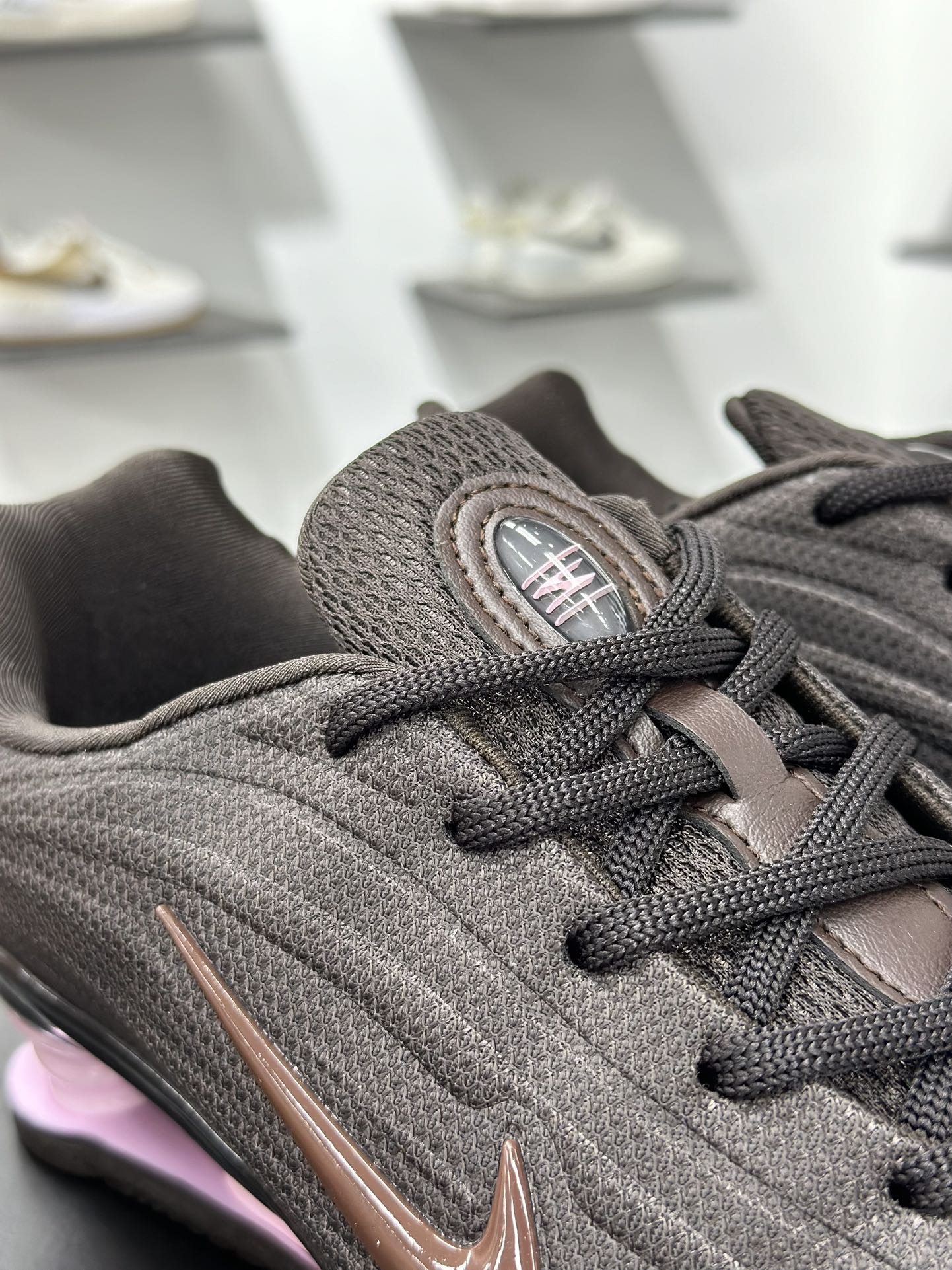 180 Nike Shox Z 耐克专利弹簧气柱跑步鞋 HQ7540-200