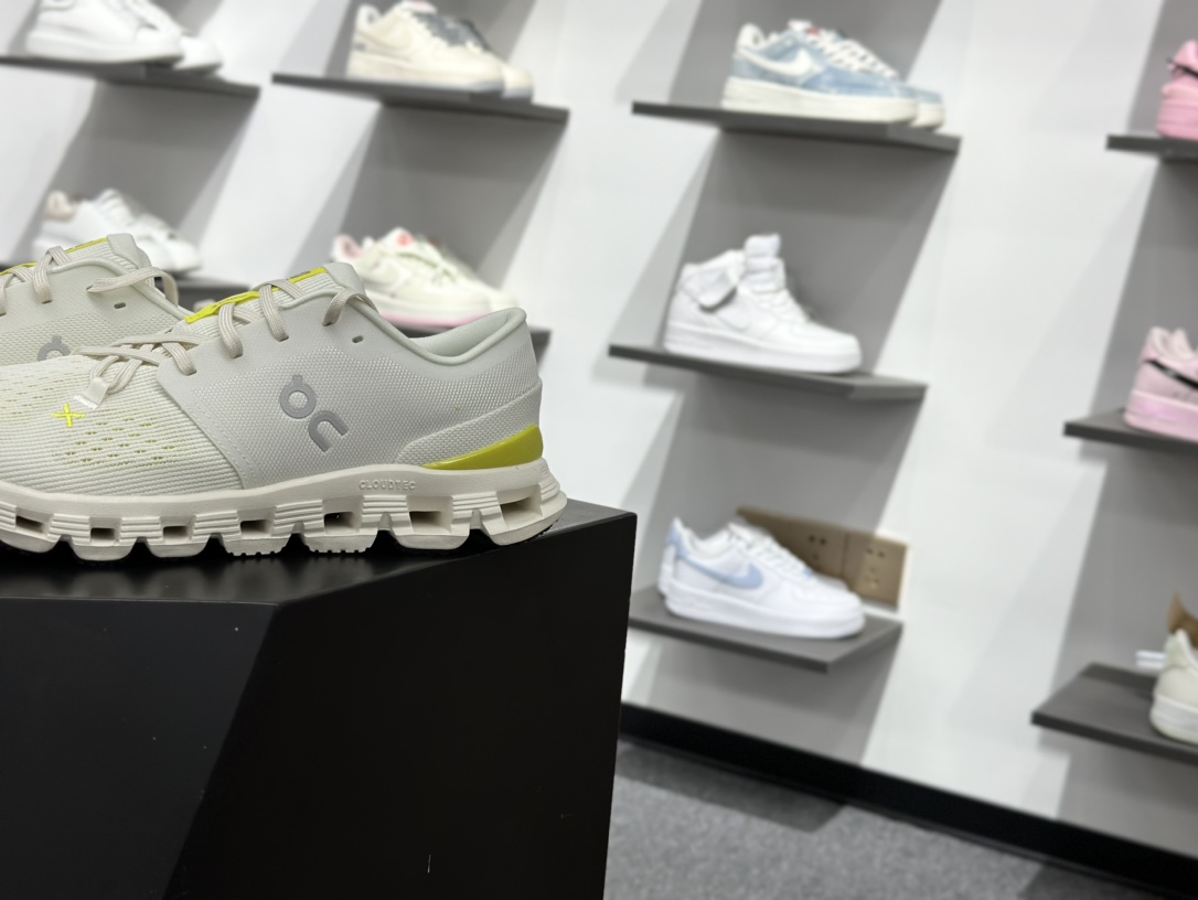 CloudvistaX4 全新综合体能训练运动鞋 Cloud X 舒适乐趣跑 3ME3004