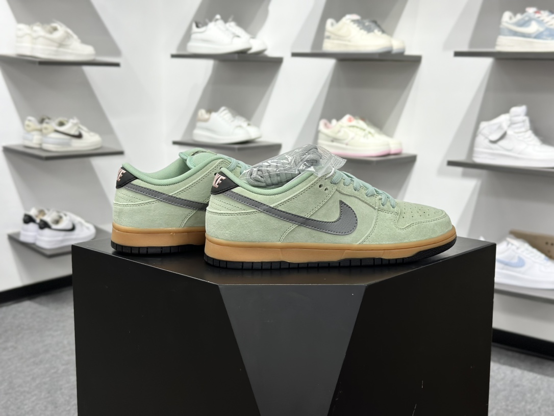 200 Nike SB Dunk Low “Verdugo Mountain” 绿灰 HQ1626-300
