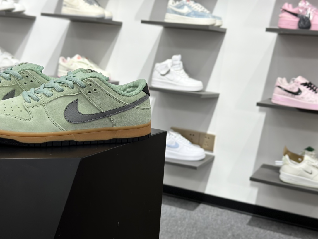200 Nike SB Dunk Low “Verdugo Mountain” 绿灰 HQ1626-300