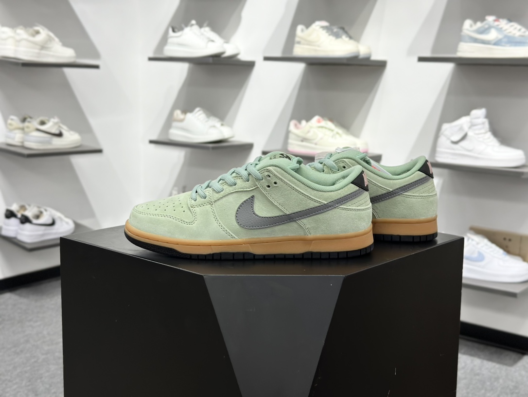 200 Nike SB Dunk Low “Verdugo Mountain” 绿灰 HQ1626-300