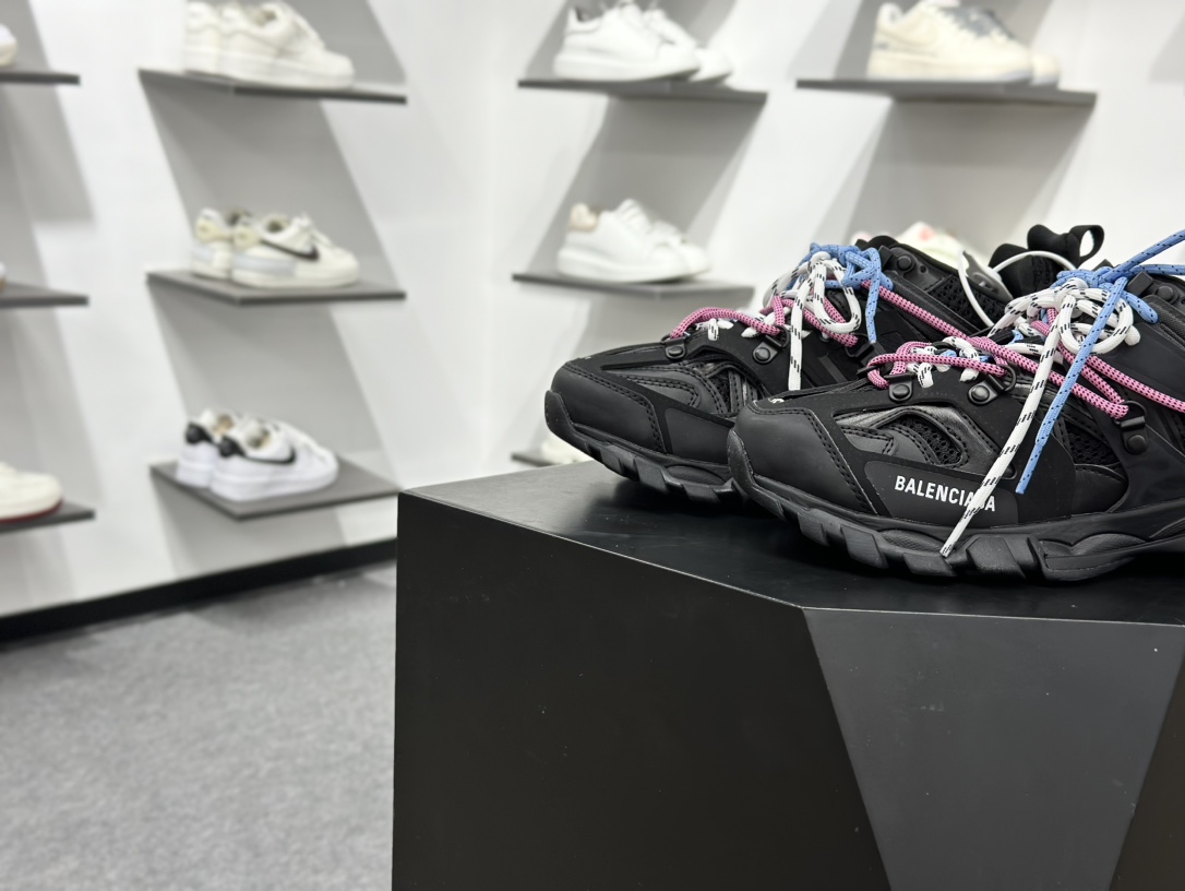 Balenciaga 巴黎世家3.0低帮老爹鞋 Balenciaga3.0 Track.2 Open Sneaker 巴黎世家3.0 三代户外概念鞋 800590 WTRHK 1594