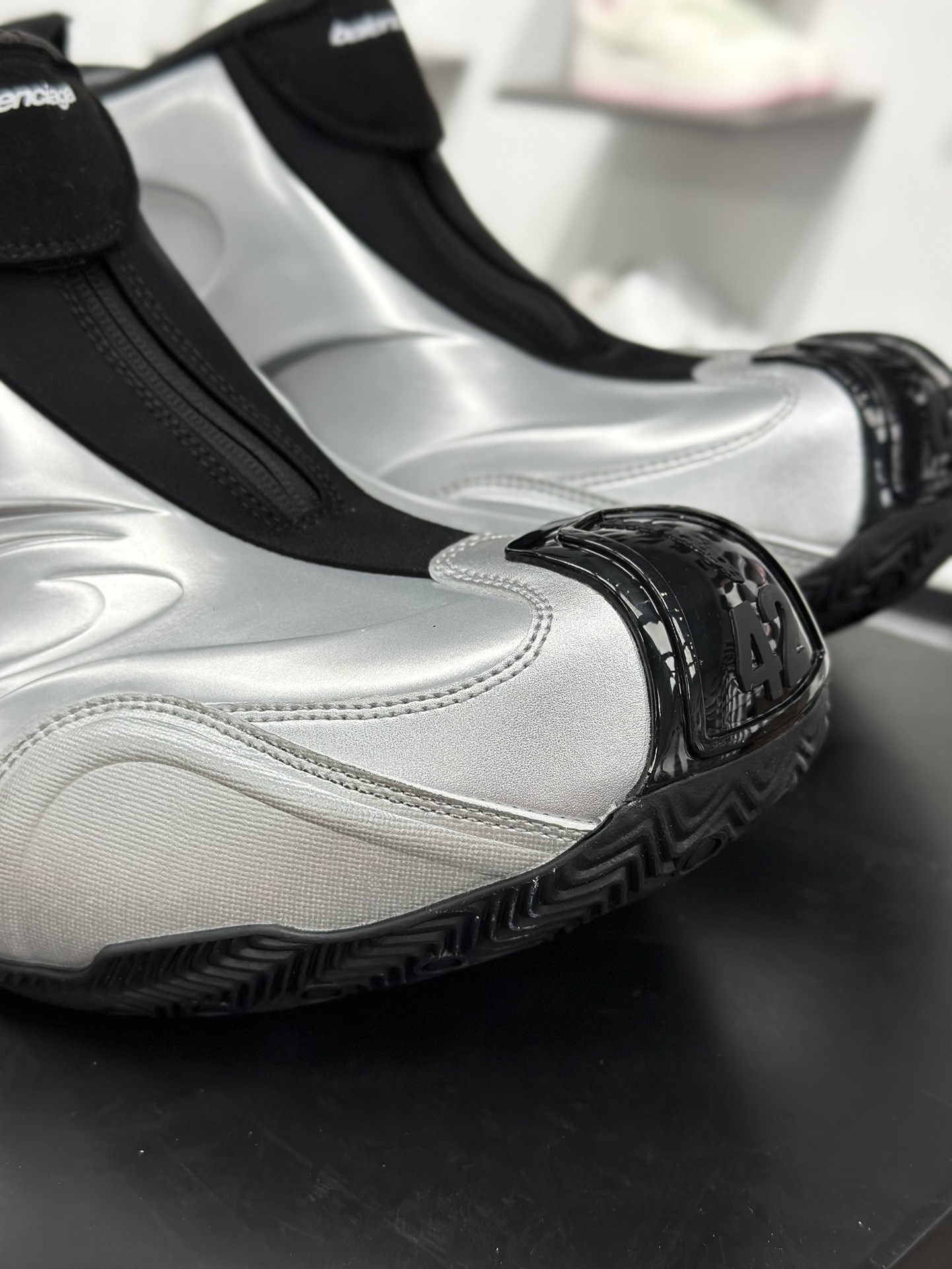 560 Balenciaga巴黎世家 basketball 篮球鞋 圆头拉链 中帮 生活休闲鞋 男款 银色 824909 WBKBM