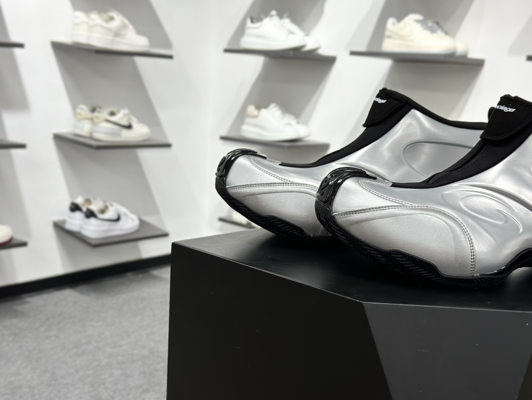 560 Balenciaga巴黎世家 basketball 篮球鞋 圆头拉链 中帮 生活休闲鞋 男款 银色 824909 WBKBM