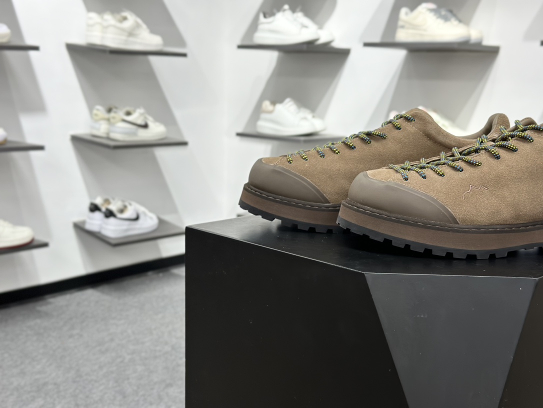 380 UM 国潮当红设计师品牌Ummcor机能风鞋太酷了低帮机能户外风徒步登山运动德比鞋