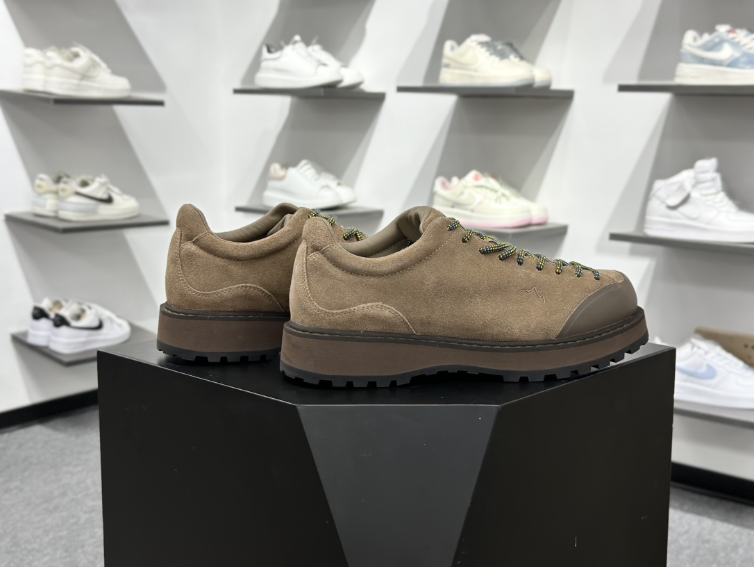 380 UM 国潮当红设计师品牌Ummcor机能风鞋太酷了低帮机能户外风徒步登山运动德比鞋