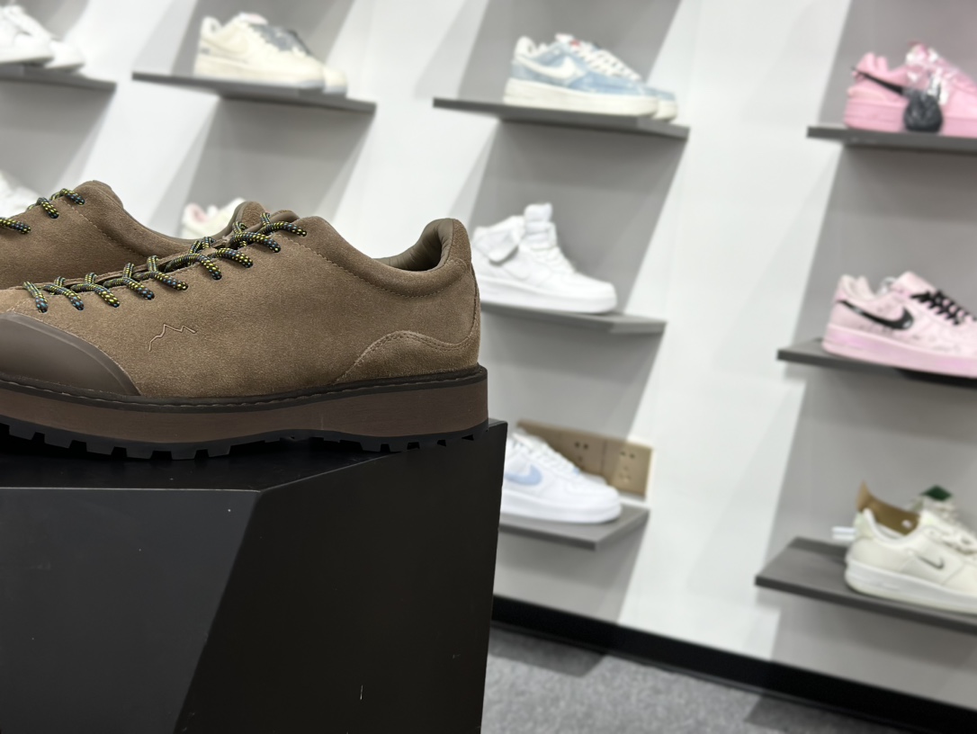 380 UM 国潮当红设计师品牌Ummcor机能风鞋太酷了低帮机能户外风徒步登山运动德比鞋