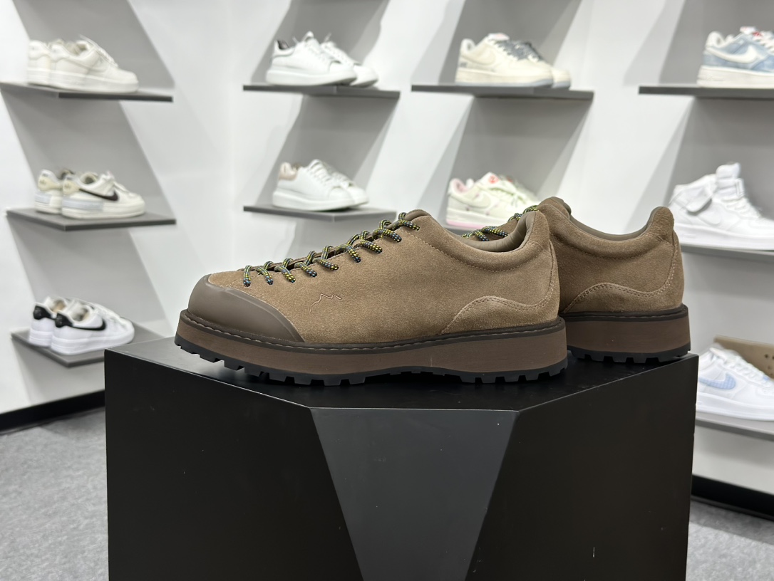 380 UM 国潮当红设计师品牌Ummcor机能风鞋太酷了低帮机能户外风徒步登山运动德比鞋