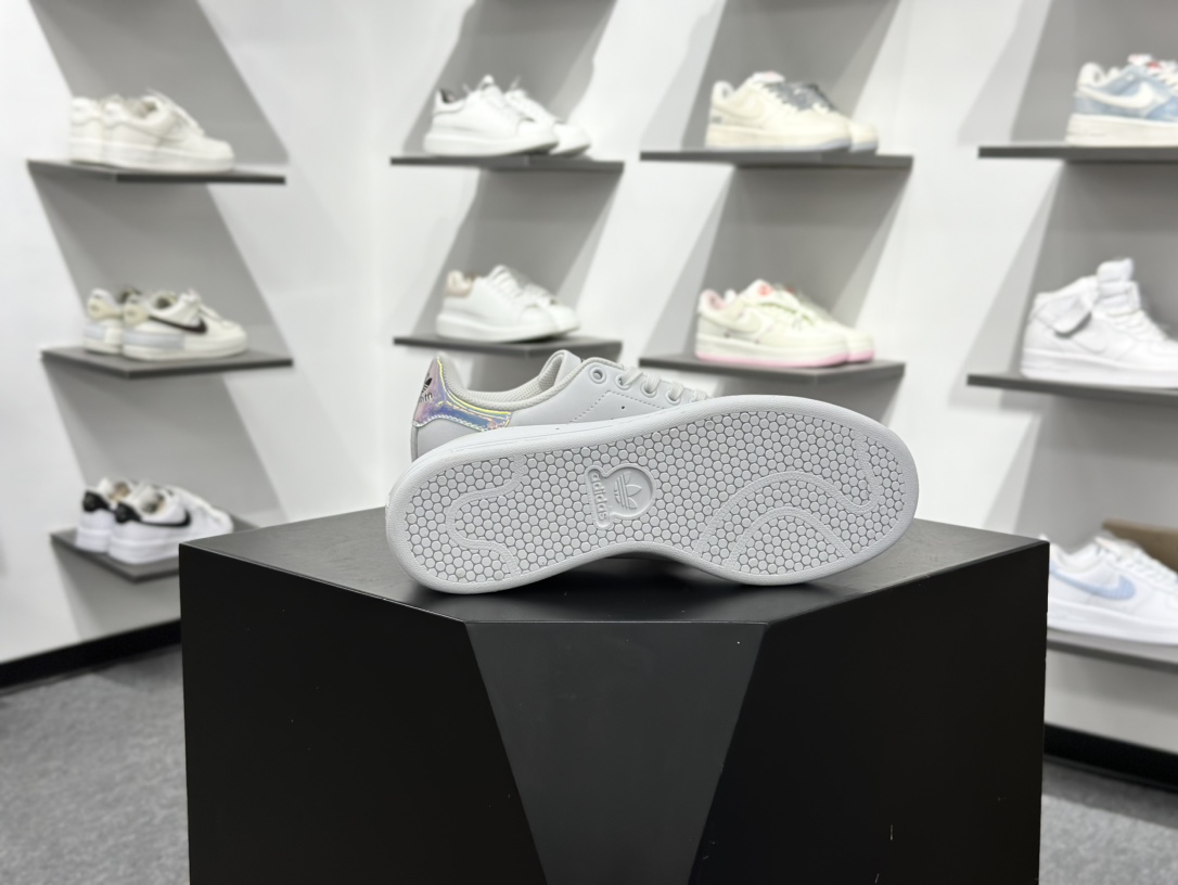 阿迪达斯/三叶草Adidas Originals Stan Smith Leather 史密斯系列低帮经典百搭复古休闲运动板鞋