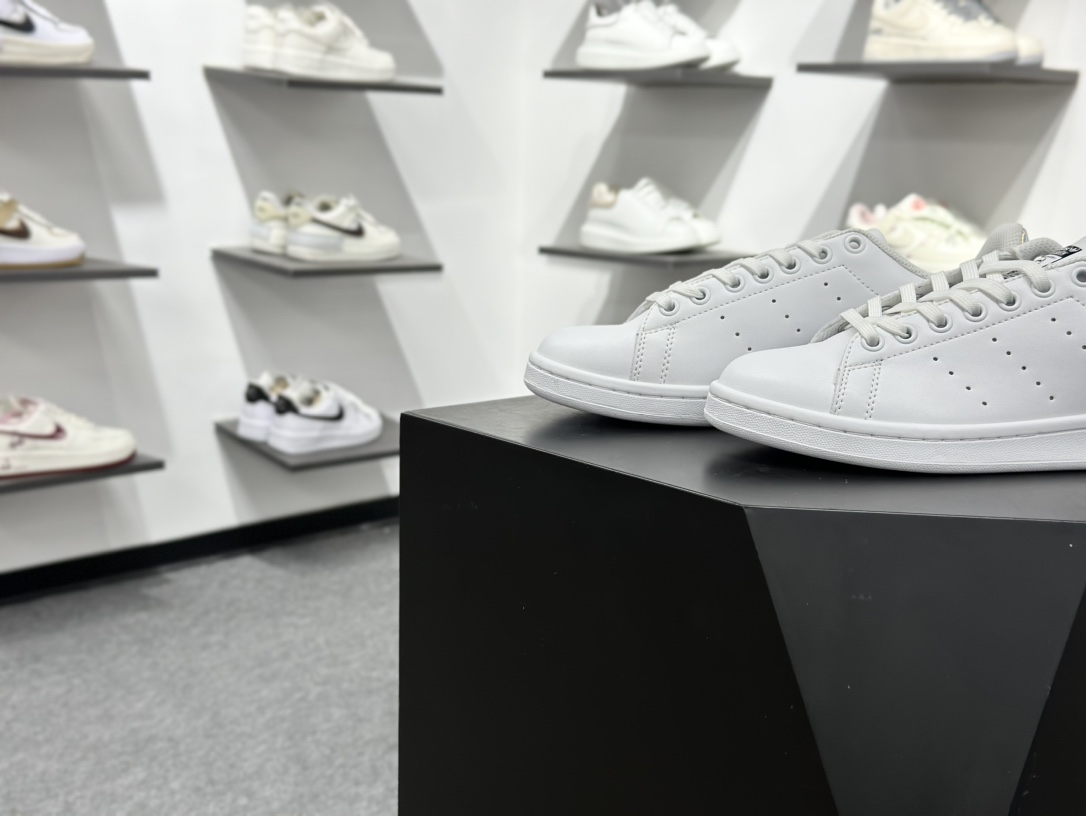 阿迪达斯/三叶草Adidas Originals Stan Smith Leather 史密斯系列低帮经典百搭复古休闲运动板鞋