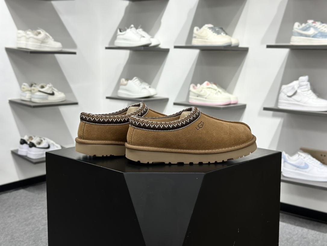 UGG 时尚简约 穆勒风防磨包头3CM半拖鞋 民族风秋冬雪地靴 羊皮毛一体高品质