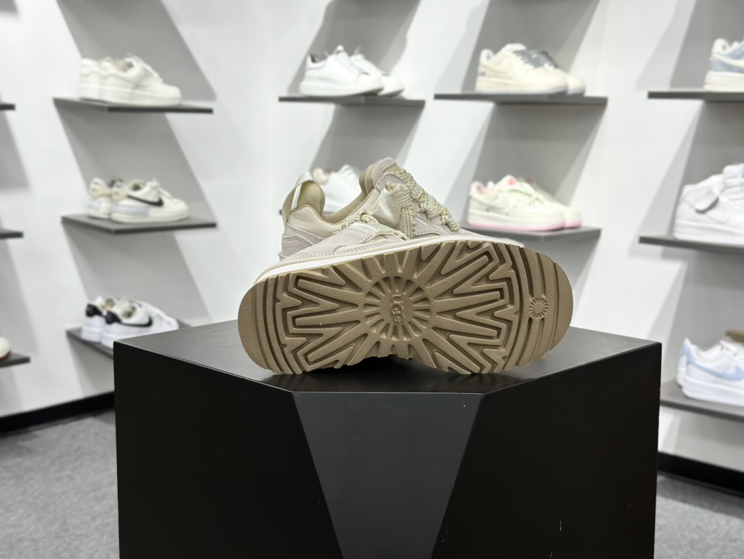 UGG 梅尔厚底休闲鞋