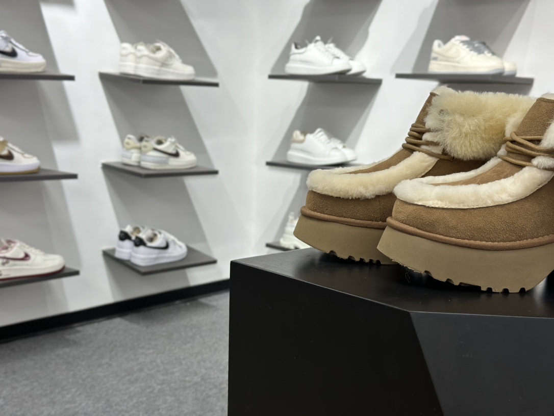 350 UGG Esmee 女子雪地靴 1171532 十年品牌制鞋代工厂生产线出品