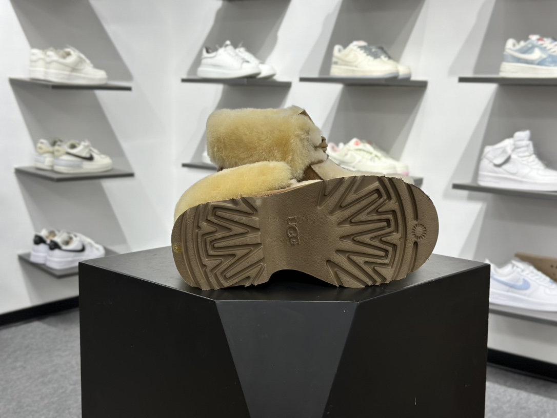 350 UGG Esmee 女子雪地靴 1171532 十年品牌制鞋代工厂生产线出品