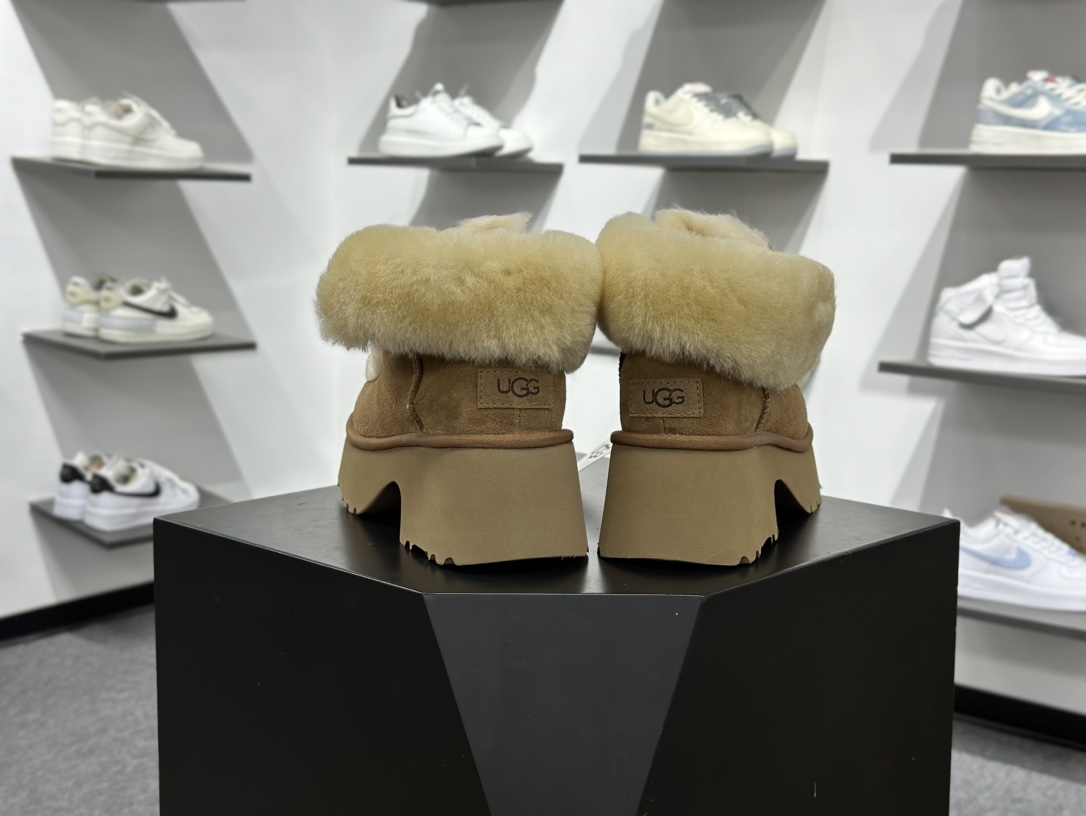 350 UGG Esmee 女子雪地靴 1171532 十年品牌制鞋代工厂生产线出品