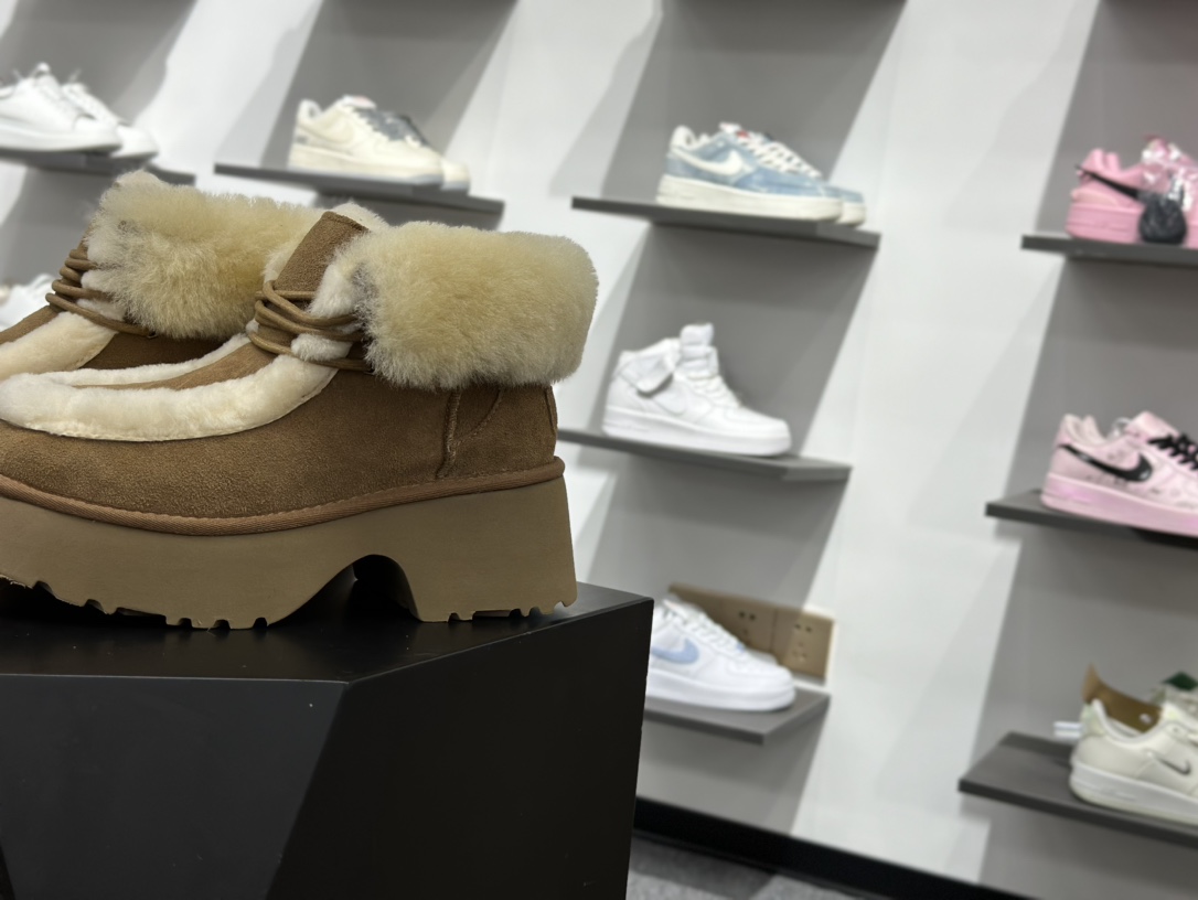350 UGG Esmee 女子雪地靴 1171532 十年品牌制鞋代工厂生产线出品