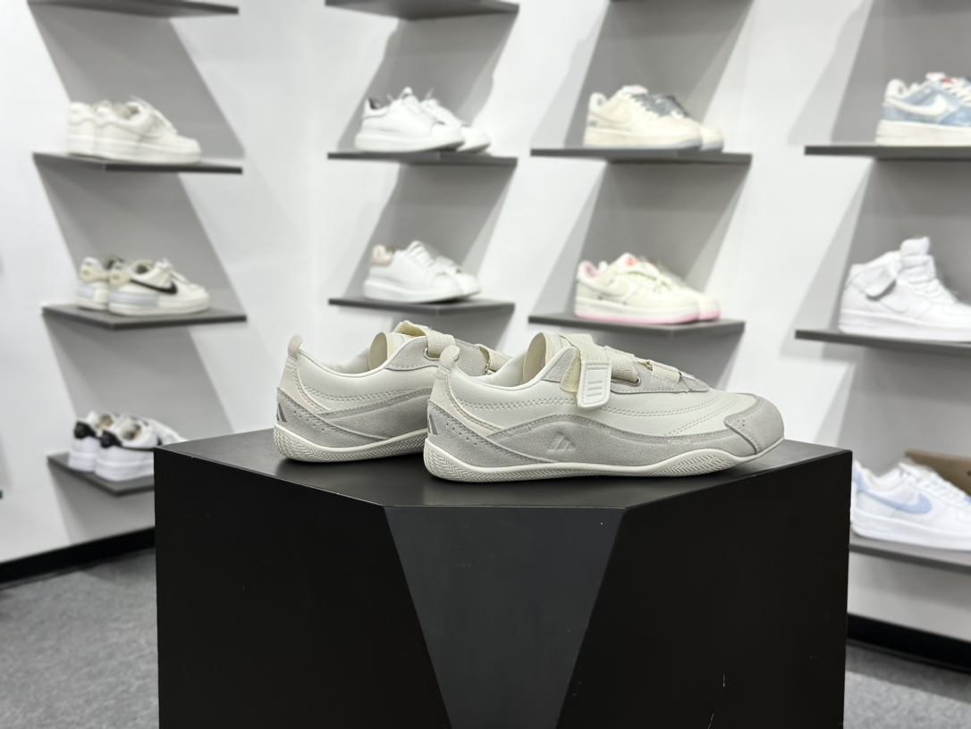 180 adidas URBAN REVERIE 舒适百搭 耐磨 低帮 生活休闲鞋 舒适百搭 耐磨低帮 阿迪达斯 生活休闲鞋 JQ9390-Chinese UA Cheap High Quatity Brand Clothes Bags handbags Sneakers wholesale wholesaler seller from China Factory suppliers Fashion Clothing Shoes best Quality Beautiful Price 180 adidas URBAN REVERIE 舒适百搭 耐磨 低帮 生活休闲鞋 舒适百搭 耐磨低帮 阿迪达斯 生活休闲鞋 JQ9390