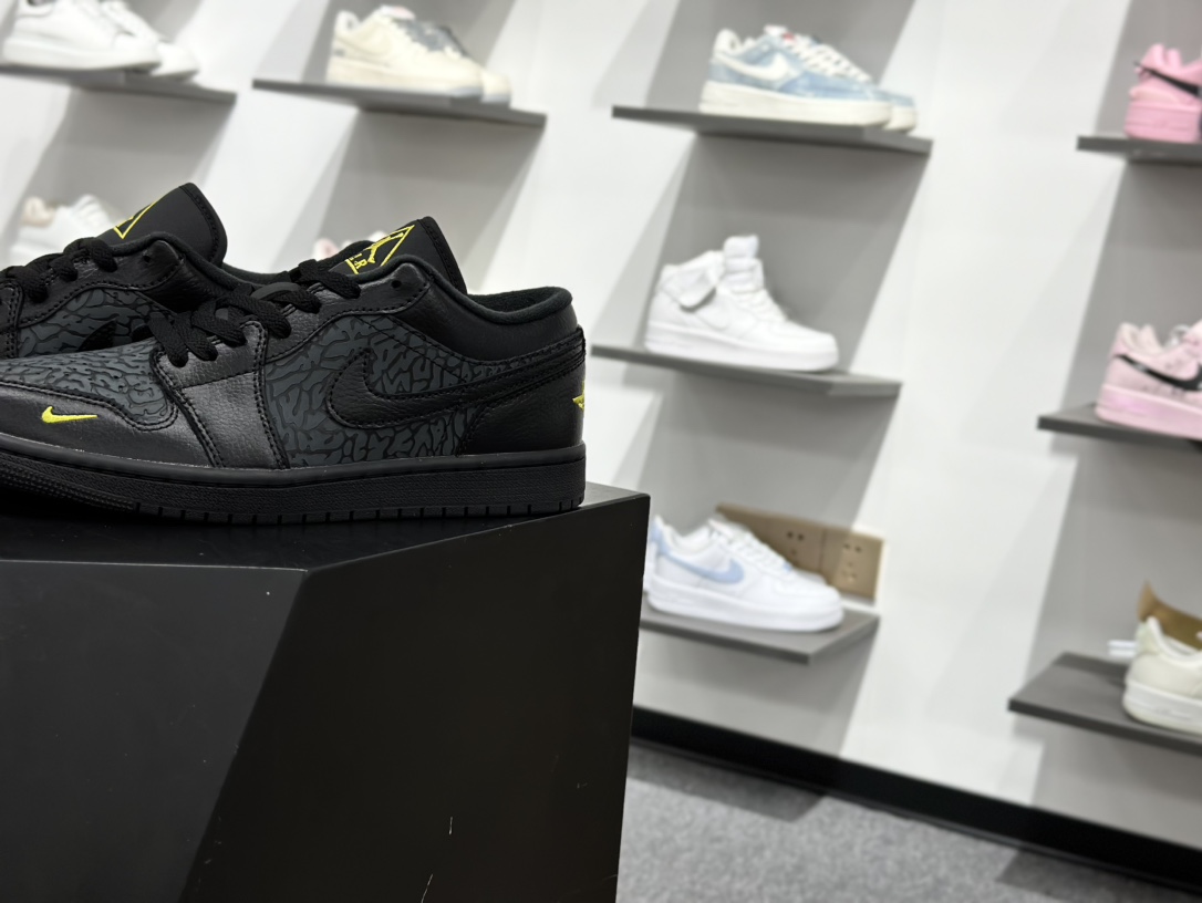 Nike Air Jordan 1 Low 耐克 AJ1乔1低帮休闲板鞋 IM6568-010