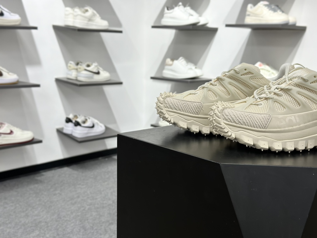 320 Moncler 蒙口 Trailgrip AMOEBA厚底系带耐磨低帮运动休闲鞋