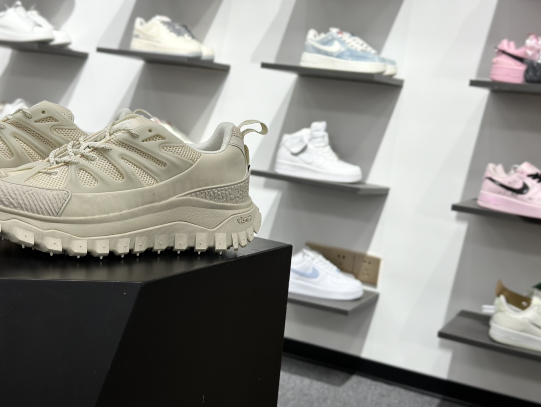 320 Moncler 蒙口 Trailgrip AMOEBA厚底系带耐磨低帮运动休闲鞋