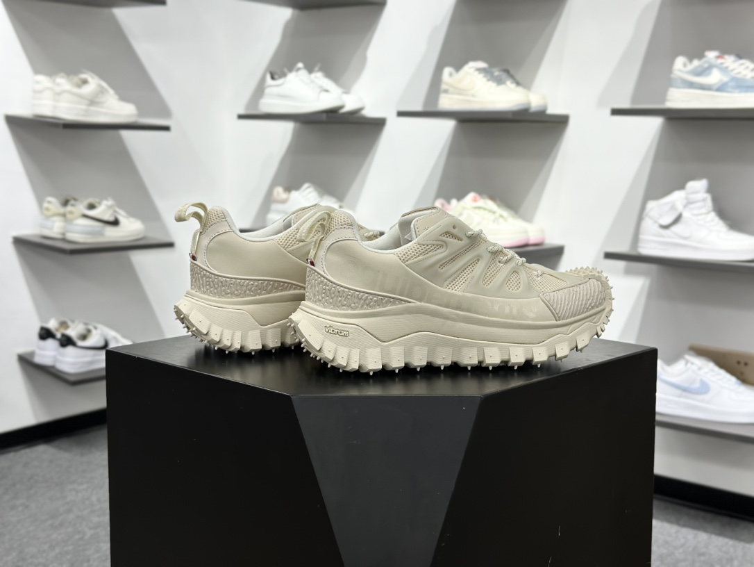 320 Moncler 蒙口 Trailgrip AMOEBA厚底系带耐磨低帮运动休闲鞋