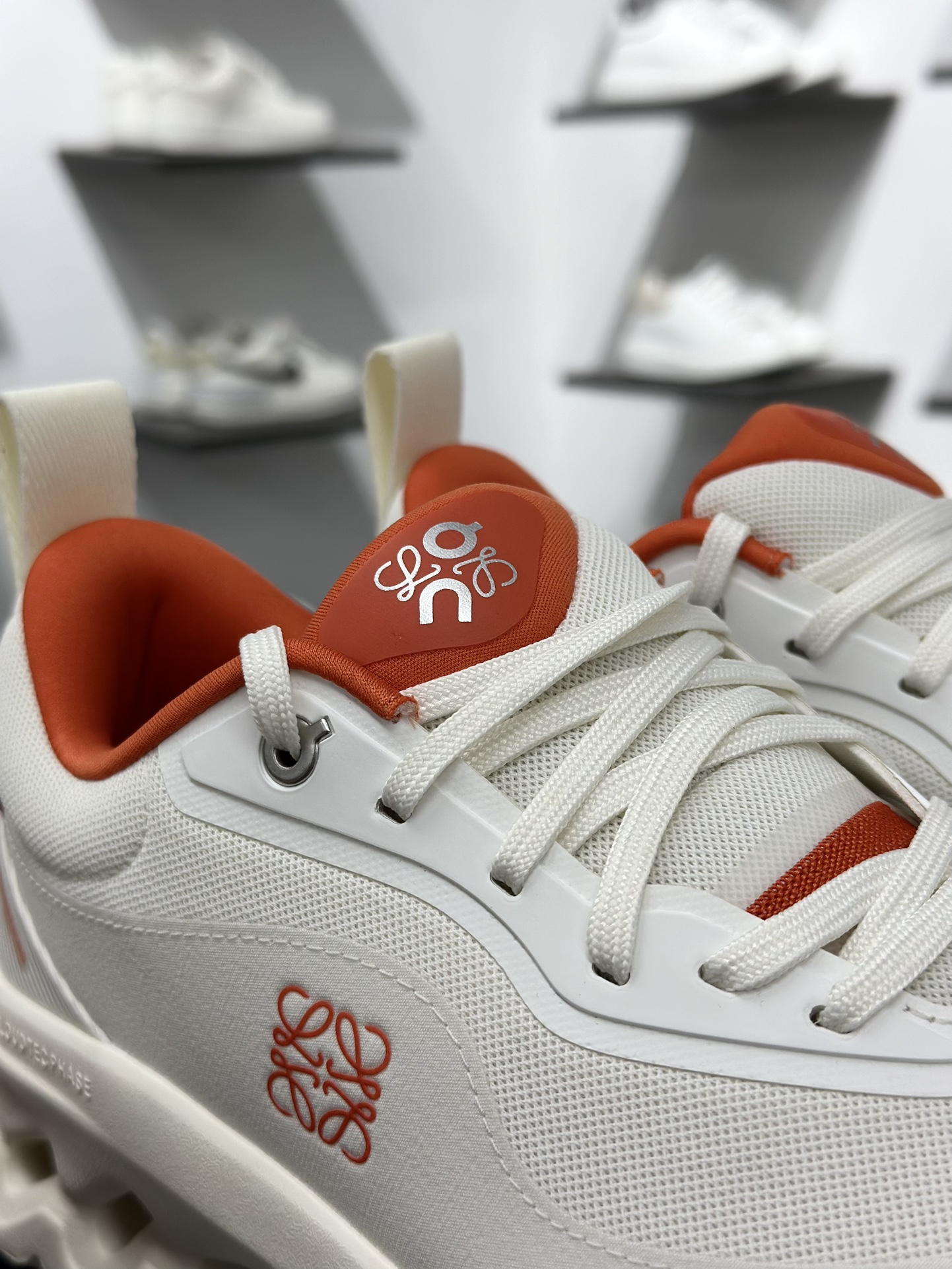 380 Loewe x On昂跑Cloudtilt 2.0 罗意威 联名轻量运动休闲鞋 脚感很舒服