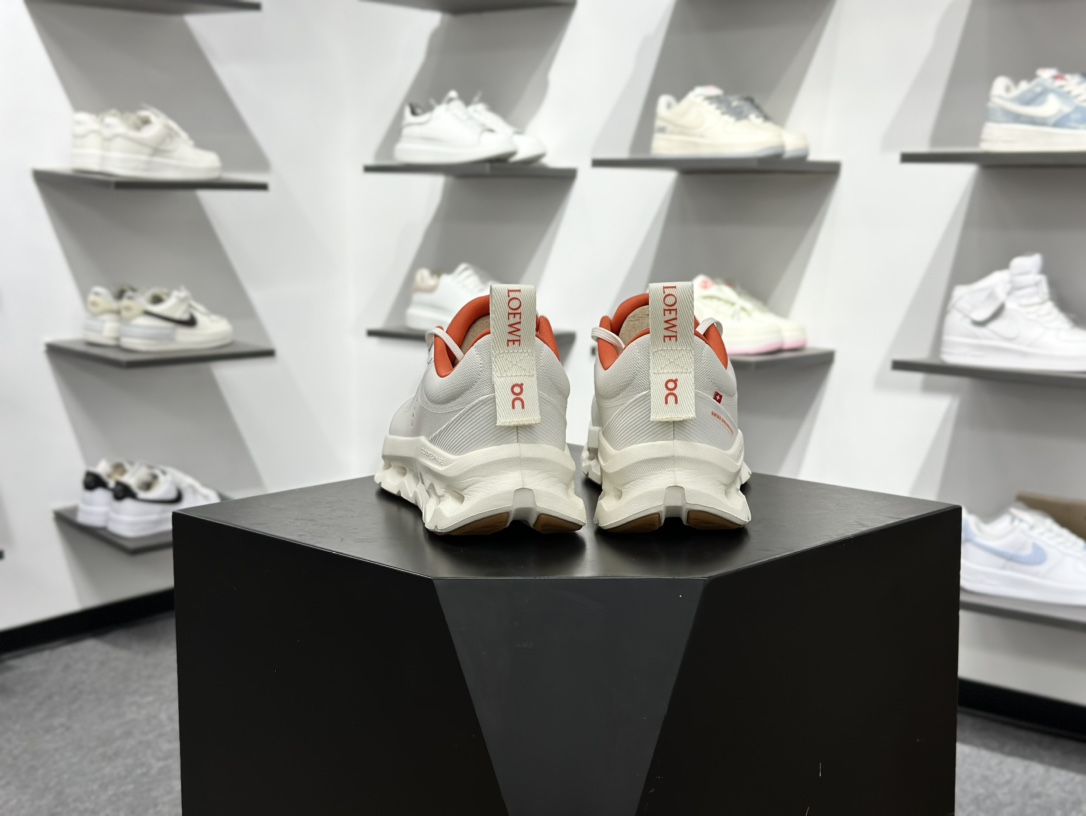 380 Loewe x On昂跑Cloudtilt 2.0 罗意威 联名轻量运动休闲鞋 脚感很舒服