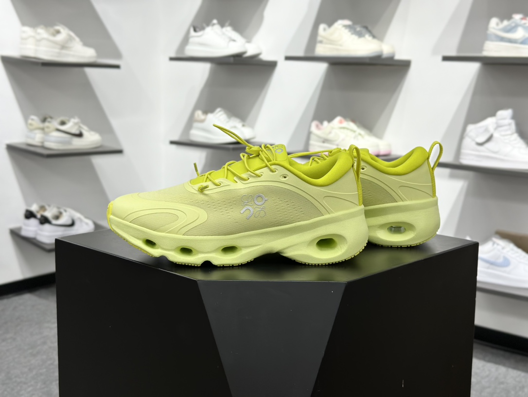 180 On昂跑 Cloudultra Pro 户外街头机能风跑步鞋 Cloud Hi Edge户外机能融合街头潮流 3MF30602420