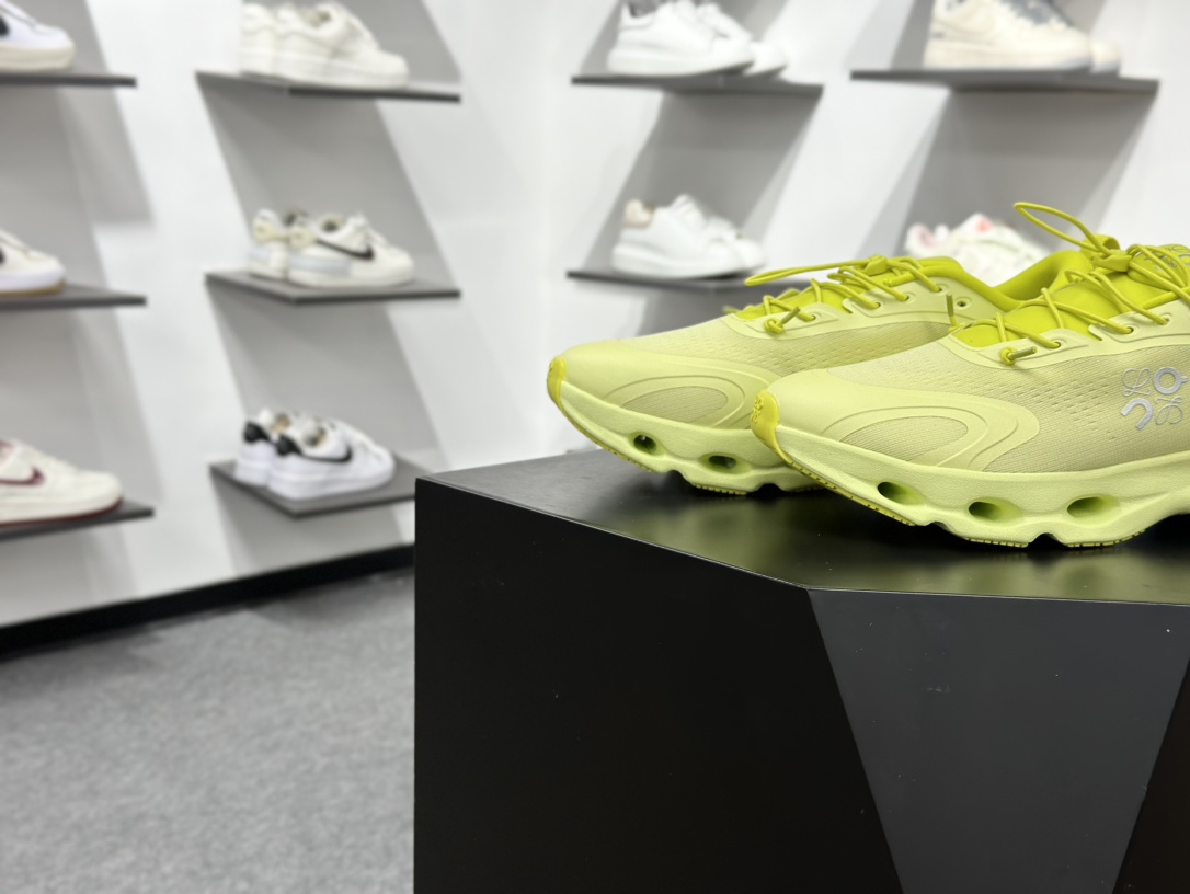 180 On昂跑 Cloudultra Pro 户外街头机能风跑步鞋 Cloud Hi Edge户外机能融合街头潮流 3MF30602420