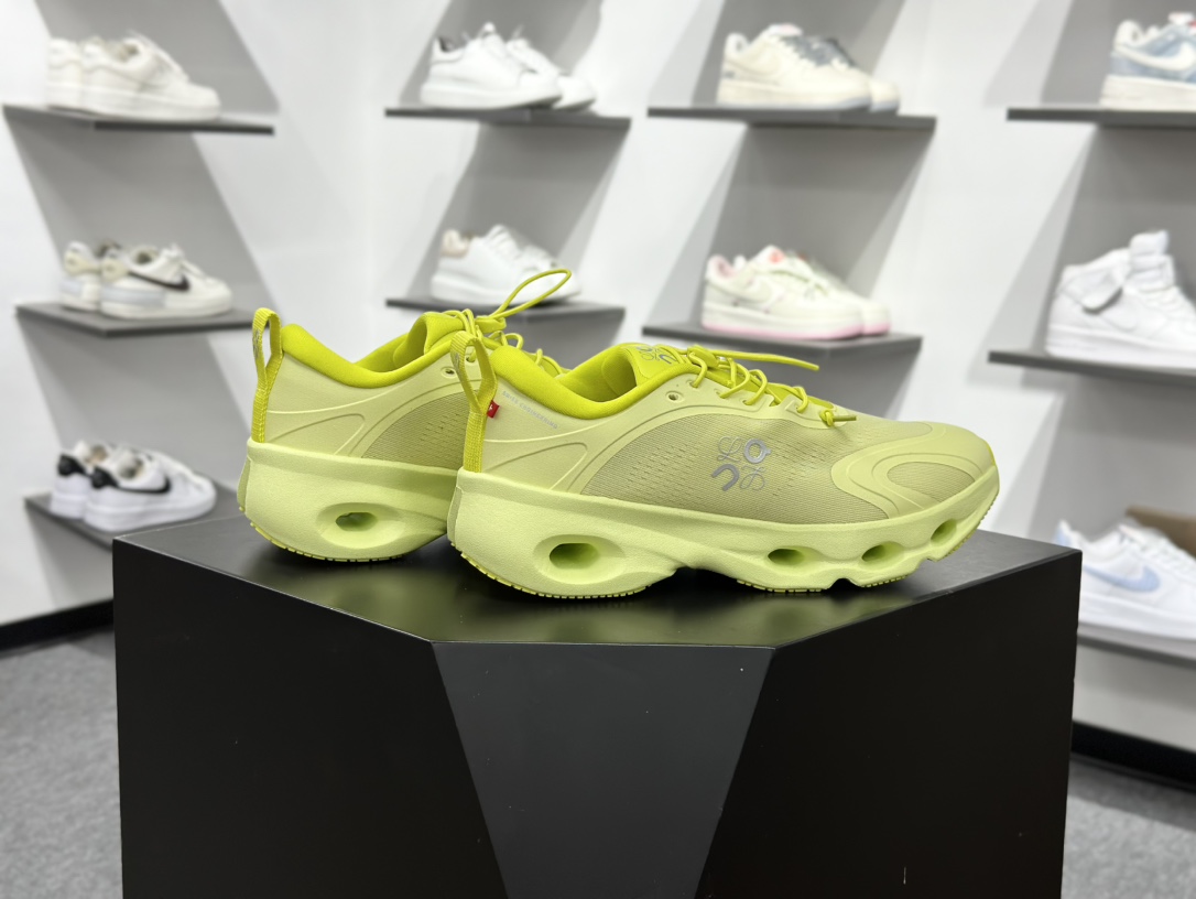 180 On昂跑 Cloudultra Pro 户外街头机能风跑步鞋 Cloud Hi Edge户外机能融合街头潮流 3MF30602420