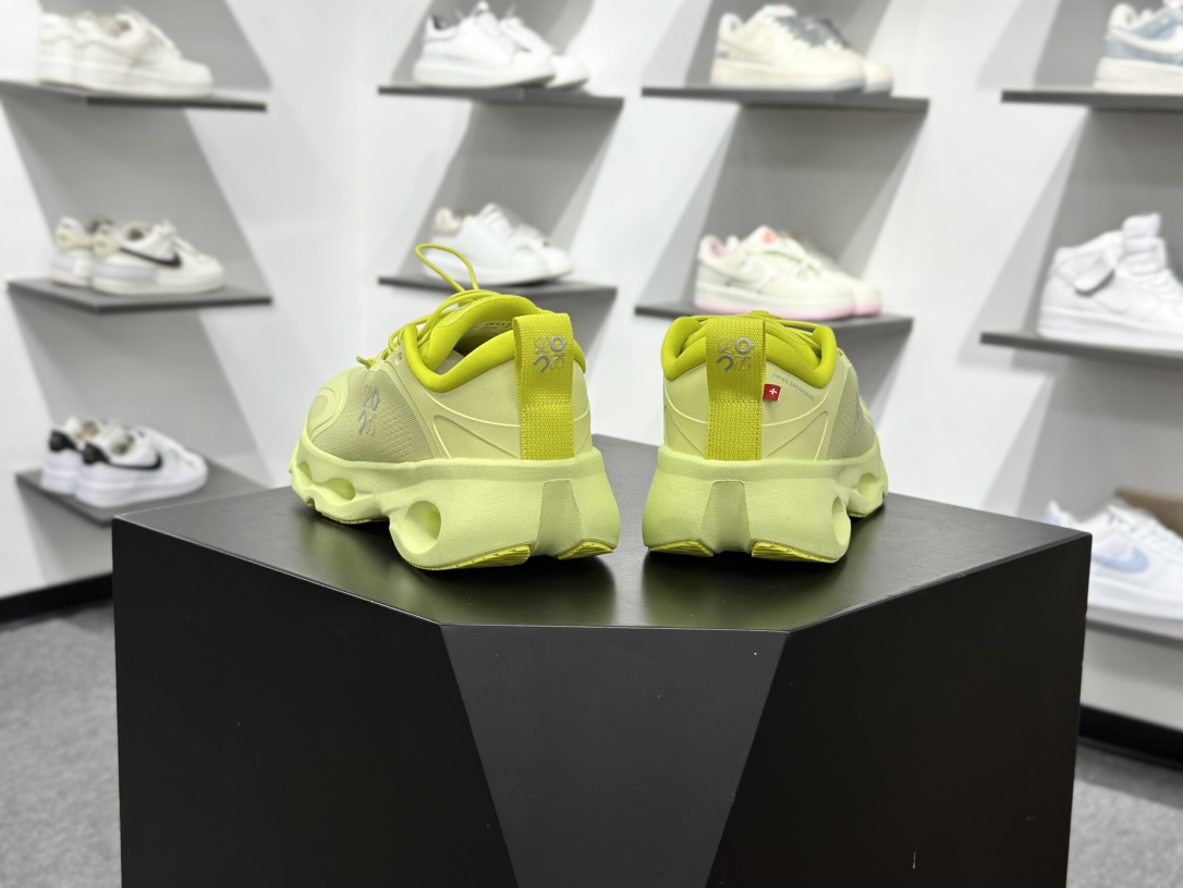 180 On昂跑 Cloudultra Pro 户外街头机能风跑步鞋 Cloud Hi Edge户外机能融合街头潮流 3MF30602420