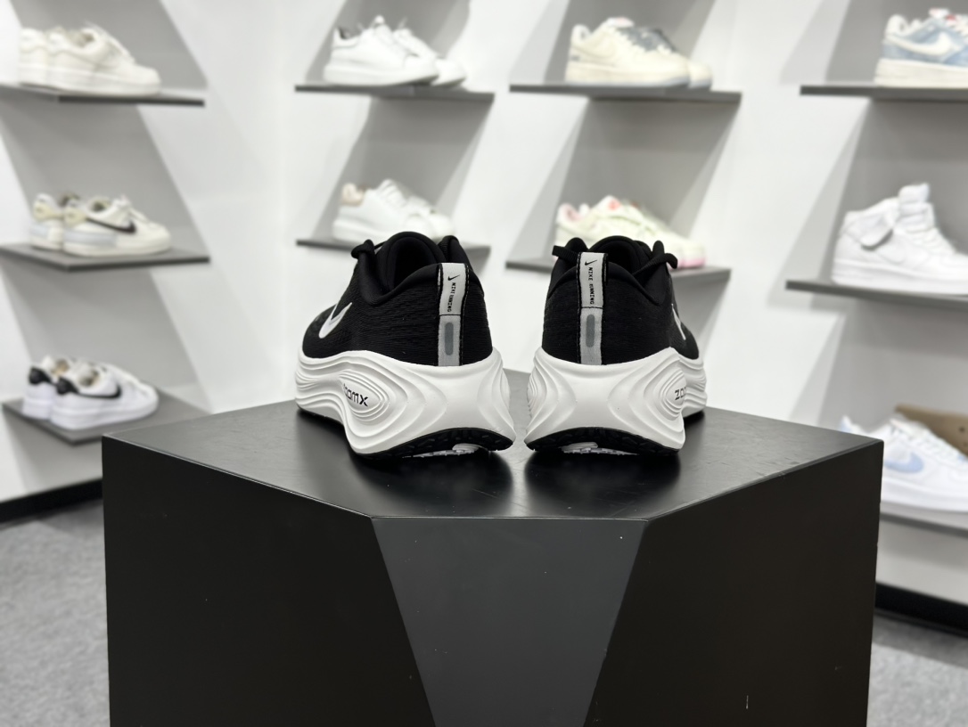 Nike Air Zoom Vomero Plus 耐克网面厚底气垫跑鞋 HV8150-002-莆田鞋,莆田鞋货源,高仿鞋,高仿鞋货源,安福档口,莆田高仿鞋,莆田鞋批发,高仿鞋批发,莆田高仿运动鞋,高仿运动鞋,莆田运动鞋 Nike Air Zoom Vomero Plus 耐克网面厚底气垫跑鞋 HV8150-002