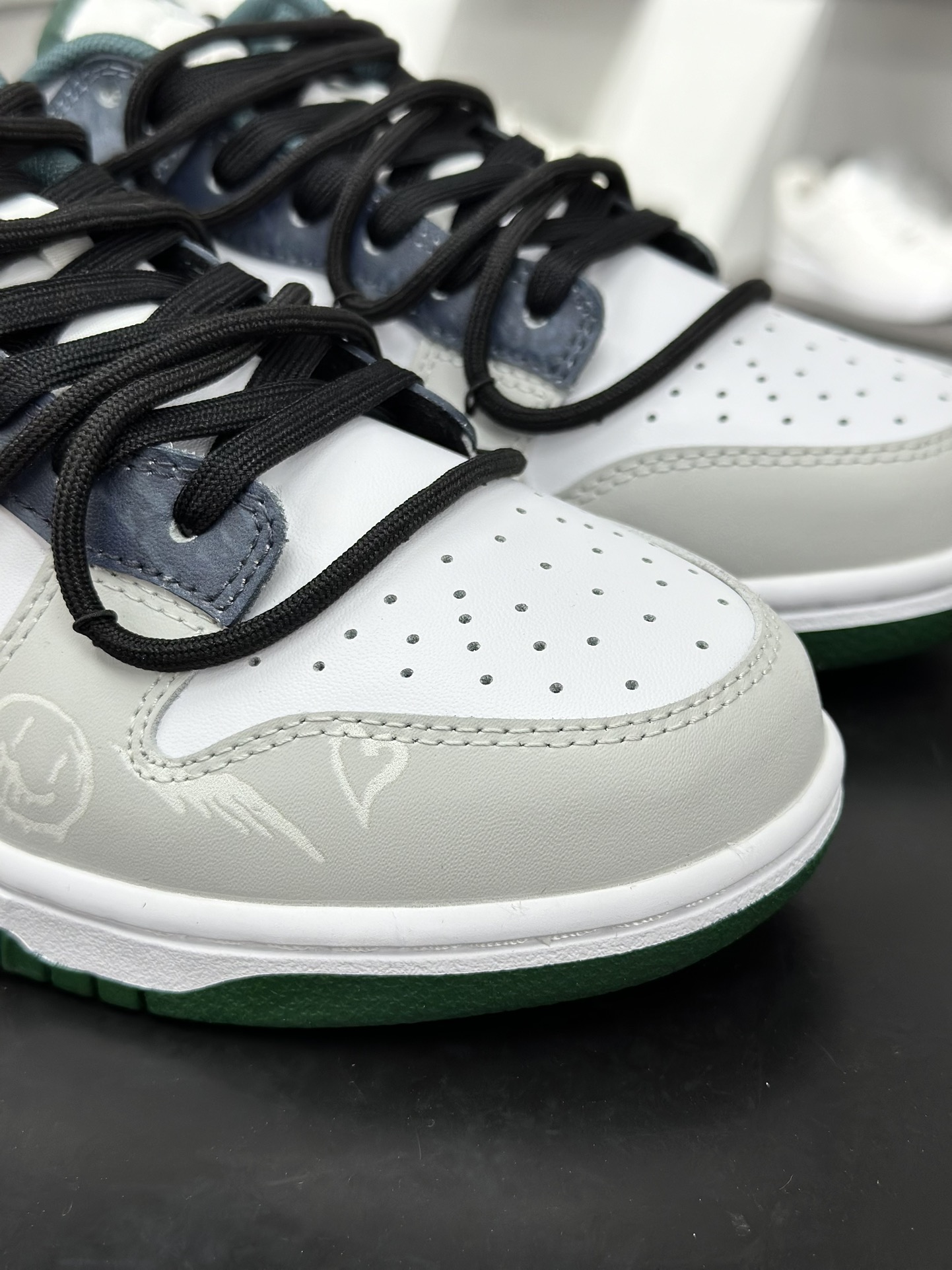 NIKE SB Dunk Low 城市风暴 灰白蓝 DV0833-111-莆田鞋,莆田鞋货源,高仿鞋,高仿鞋货源,安福档口,莆田高仿鞋,莆田鞋批发,高仿鞋批发,莆田高仿运动鞋,高仿运动鞋,莆田运动鞋 NIKE SB Dunk Low 城市风暴 灰白蓝 DV0833-111