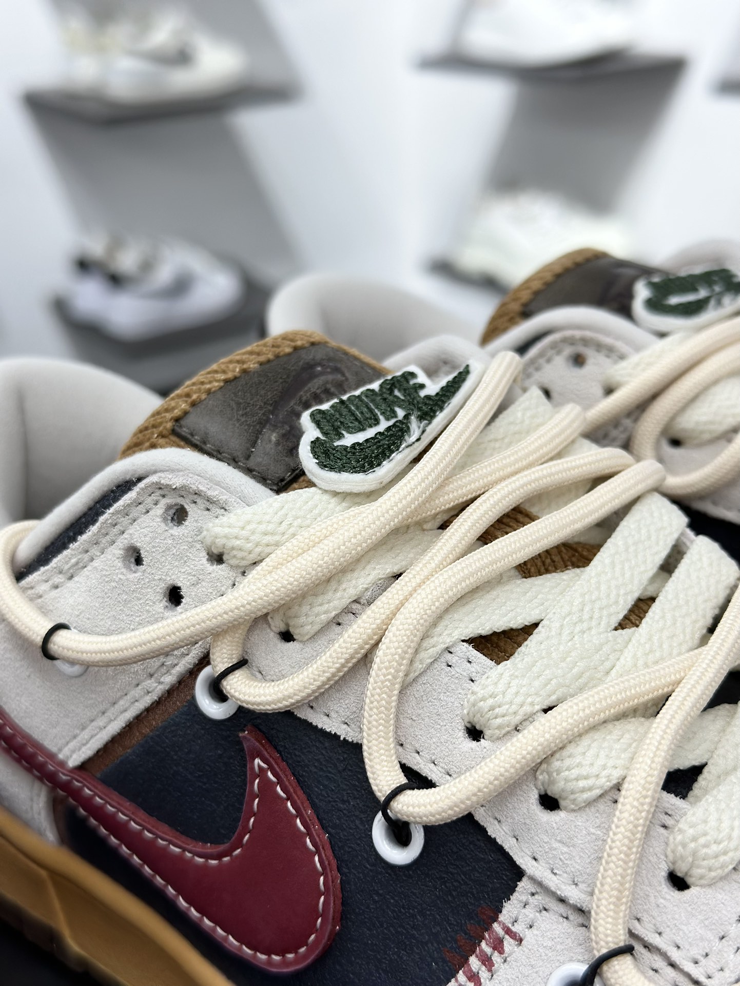 NIKE SB Dunk Low 野兔 豆柴咖啡 德美拉 灰棕红 HQ3459-212-莆田鞋,莆田鞋货源,高仿鞋,高仿鞋货源,安福档口,莆田高仿鞋,莆田鞋批发,高仿鞋批发,莆田高仿运动鞋,高仿运动鞋,莆田运动鞋 NIKE SB Dunk Low 野兔 豆柴咖啡 德美拉 灰棕红 HQ3459-212