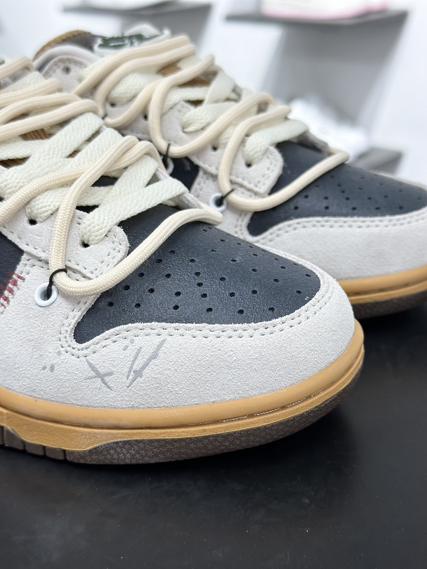 NIKE SB Dunk Low 野兔 豆柴咖啡 德美拉 灰棕红 HQ3459-212-莆田鞋,莆田鞋货源,高仿鞋,高仿鞋货源,安福档口,莆田高仿鞋,莆田鞋批发,高仿鞋批发,莆田高仿运动鞋,高仿运动鞋,莆田运动鞋 NIKE SB Dunk Low 野兔 豆柴咖啡 德美拉 灰棕红 HQ3459-212