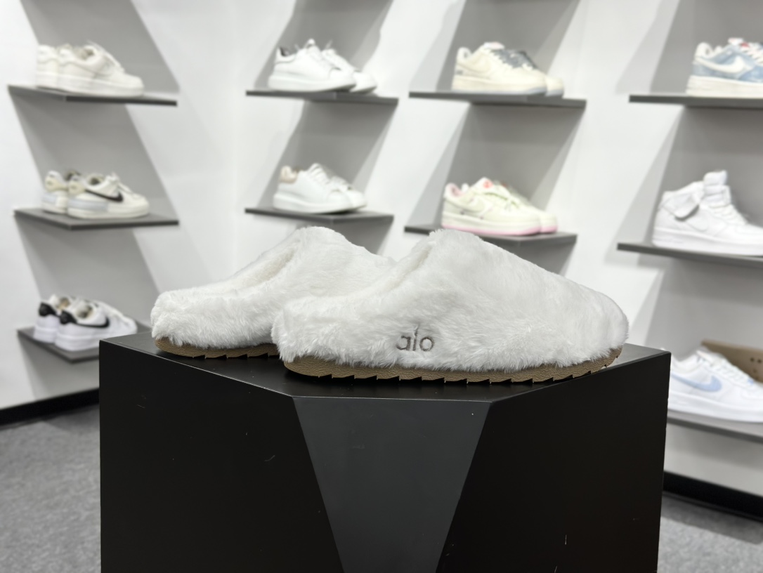 180 ALO Alo Yoga Recovery Slipper 舒适简约 保暖防磨 防滑包头拖鞋 A0827U