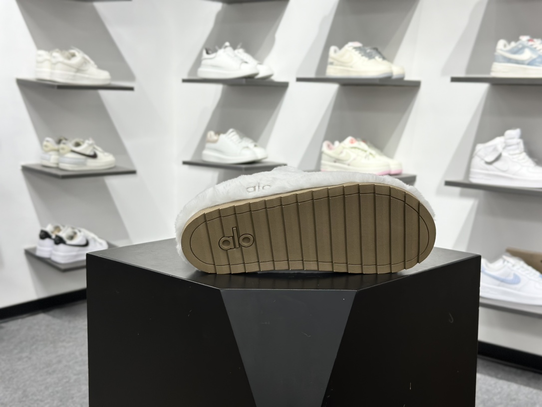 180 ALO Alo Yoga Recovery Slipper 舒适简约 保暖防磨 防滑包头拖鞋 A0827U