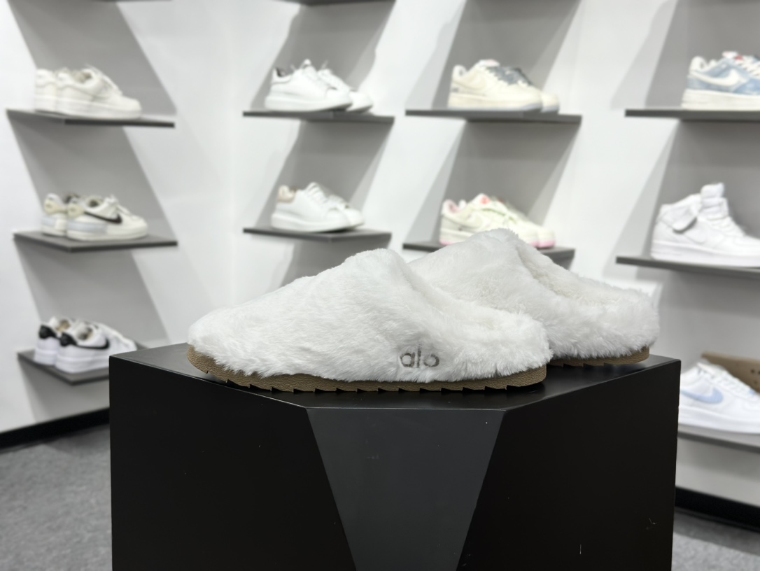 180 ALO Alo Yoga Recovery Slipper 舒适简约 保暖防磨 防滑包头拖鞋 A0827U