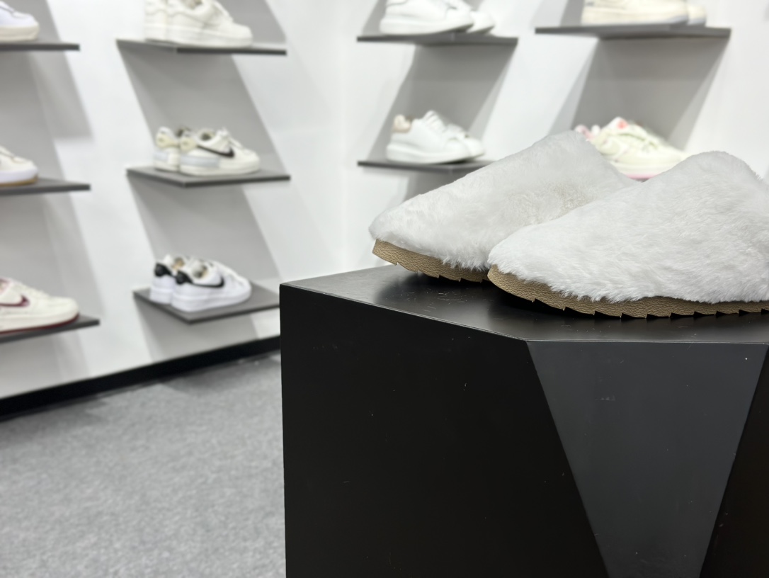 180 ALO Alo Yoga Recovery Slipper 舒适简约 保暖防磨 防滑包头拖鞋 A0827U